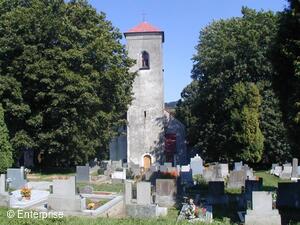 Farní kostel sv. Jiří s areálem