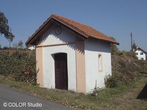 Kaplička nad hasičskou zbrojnicí
