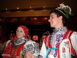 Národní krojový ples FOS 2004