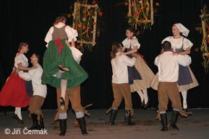 Zlatokorunské tance