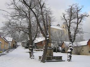 Kostel_zima