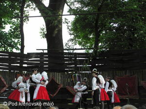 Folklorní festival Pod křenovskó májó