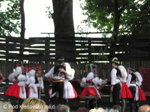 Folklorní festival Pod křenovskó májó