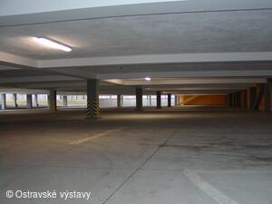 Parkoviště pod pavilonem A