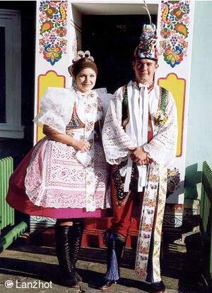 Podlužácký kroj