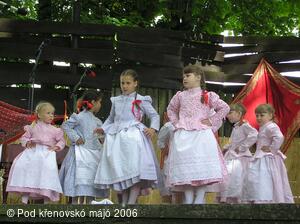 Folklorní festival Pod křenovskó májó