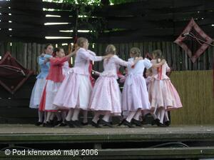 Folklorní festival Pod křenovskó májó