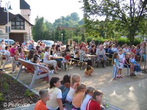 Mezinárodní folklorní festival Písní a tancem