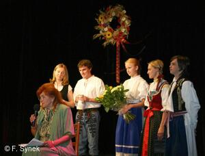 Mezinárodní folklorní festival Písní a tancem