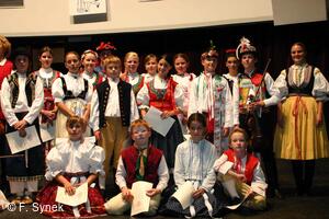 Mezinárodní folklorní festival Písní a tancem