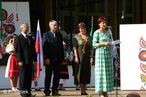 Mezinárodní folklorní festival Písní a tancem