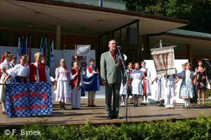 Mezinárodní folklorní festival Písní a tancem