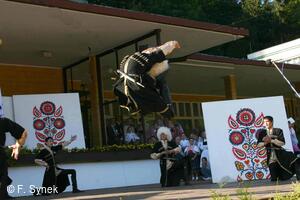 Mezinárodní folklorní festival Písní a tancem