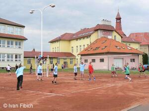 Tělocvična a sportovní areál ZŠ a MŠ Bělotín