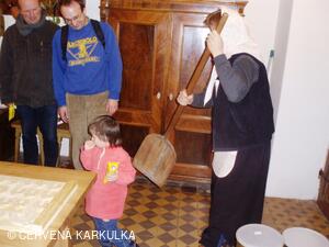 Ukládání Ježibaby mladé (tzn. bez vousů) k zimnímu spánku 31.12.2009