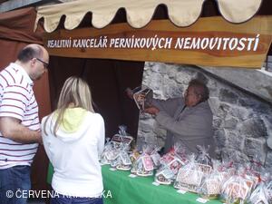 Sousedské slavnosti 2010 - Realitní kancelář perníkových nemovitostí