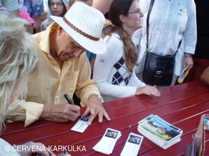 Setkání Jeníčků a Mařenek 2010 - autogramiáda Jana Přeučila