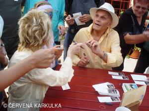 Setkání Jeníčků a Mařenek 2010 - autogramiáda Jana Přeučila