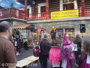 Čarodějnice u Perníkové chaloupky 2011