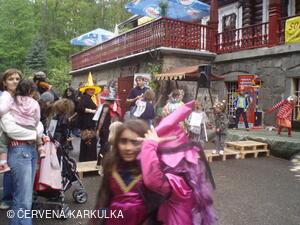 Čarodějnice u Perníkové chaloupky 2011