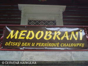 Medobraní s dětským dnem u Perníkové chaloupky 2011