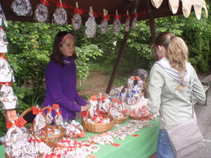Medobraní s dětským dnem u Perníkové chaloupky 2011