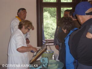 Medobraní s dětským dnem u Perníkové chaloupky 2011