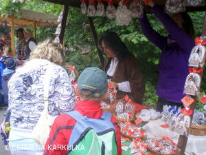 Medobraní s dětským dnem u Perníkové chaloupky 2011