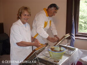 Medobraní s dětským dnem u Perníkové chaloupky 2011