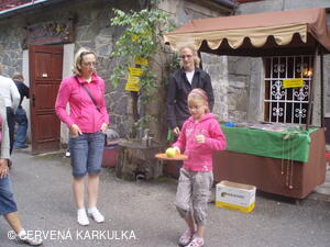 Medobraní s dětským dnem u Perníkové chaloupky 2011