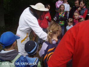 Medobraní s dětským dnem u Perníkové chaloupky 2011