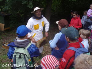 Medobraní s dětským dnem u Perníkové chaloupky 2011