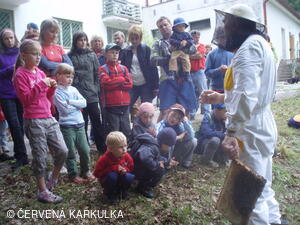Medobraní s dětským dnem u Perníkové chaloupky 2011