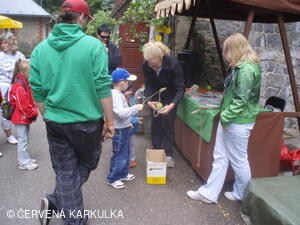 Medobraní s dětským dnem u Perníkové chaloupky 2011