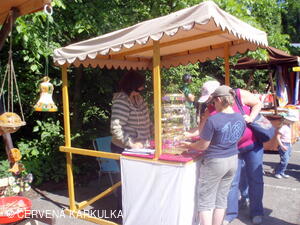 Medobraní s dětským dnem u Perníkové chaloupky 2011