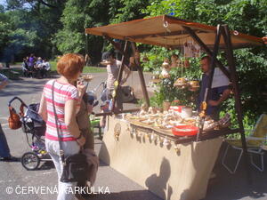 Medobraní s dětským dnem u Perníkové chaloupky 2011