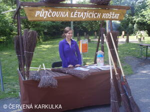 Medobraní s dětským dnem u Perníkové chaloupky 2011