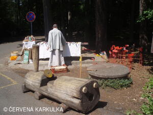 Medobraní s dětským dnem u Perníkové chaloupky 2011