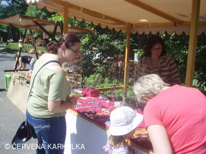 Medobraní s dětským dnem u Perníkové chaloupky 2011