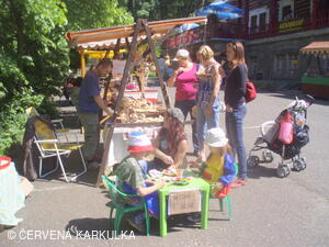 Medobraní s dětským dnem u Perníkové chaloupky 2011