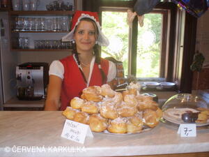Medobraní s dětským dnem u Perníkové chaloupky 2011