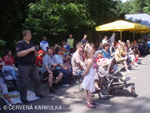 Medobraní s dětským dnem u Perníkové chaloupky 2011