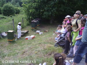 Medobraní s dětským dnem u Perníkové chaloupky 2011