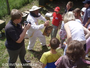 Medobraní s dětským dnem u Perníkové chaloupky 2011