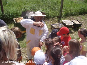 Medobraní s dětským dnem u Perníkové chaloupky 2011