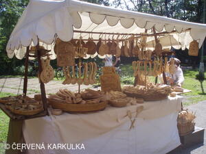Medobraní s dětským dnem u Perníkové chaloupky 2011