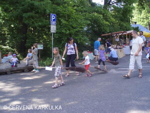 Medobraní s dětským dnem u Perníkové chaloupky 2011